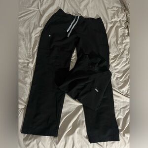 FIGS Men Black Set
